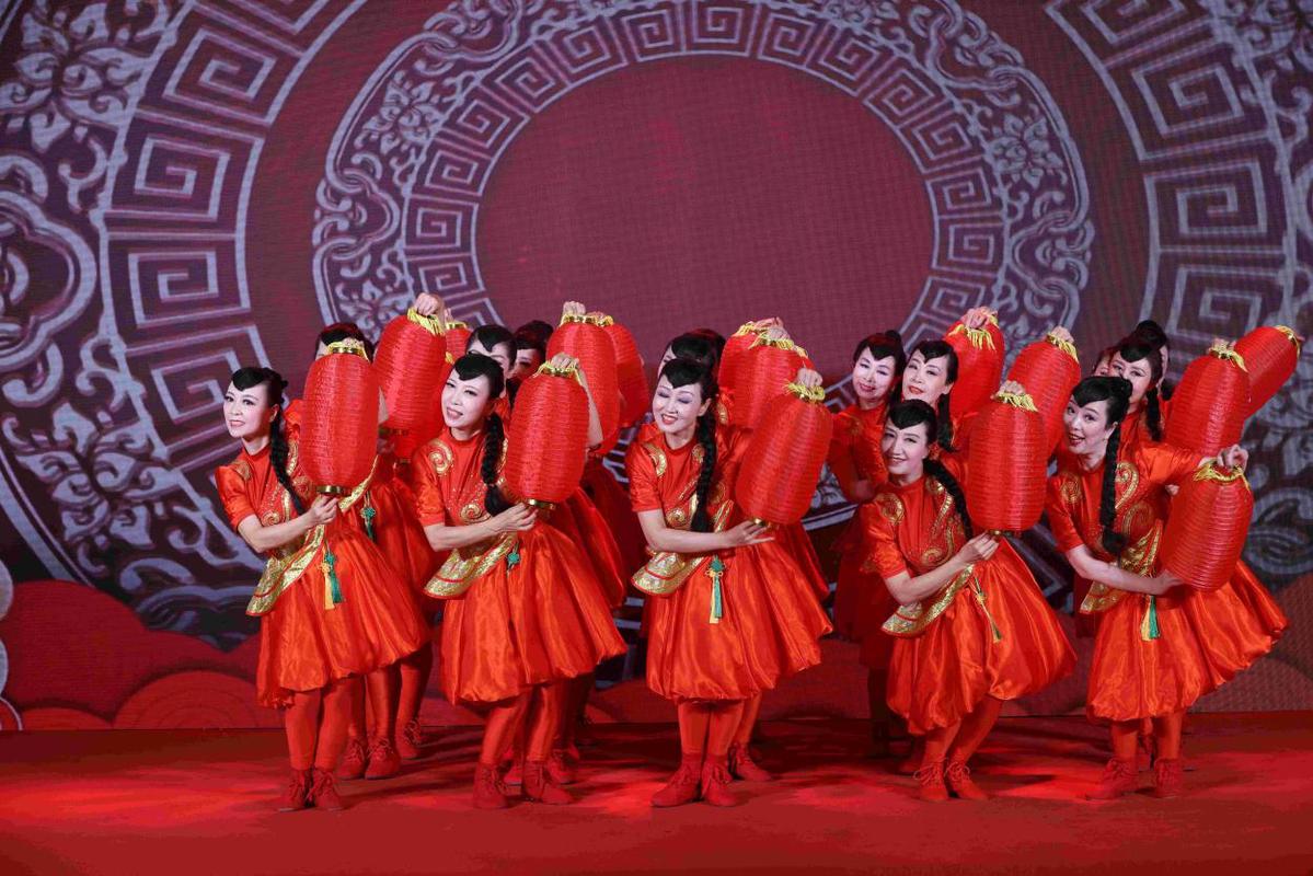 龍年“椿晚”:椿萱茂一場跨越8城健康養老的共建(圖3) 龍年“椿晚”:椿萱茂一場跨越8城健康養老的共建(圖3)